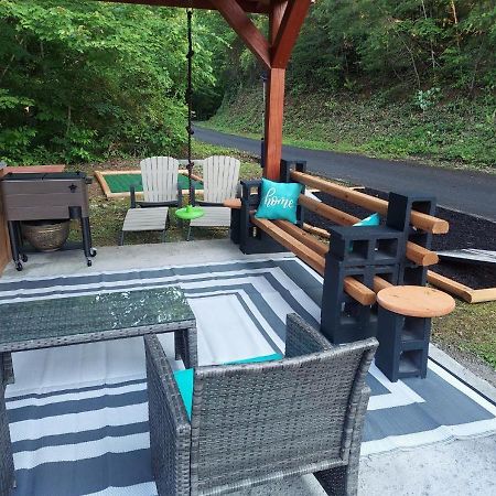 Fabulous Pet-Friendly, Family Cabin With Outdoor Kitchen, Hot Tub, Sauna, Fireplace, Theater Room, Arcade, Pool Table, And Fire Pit Within Minuties Of Dollywood Sevierville Exteriér fotografie