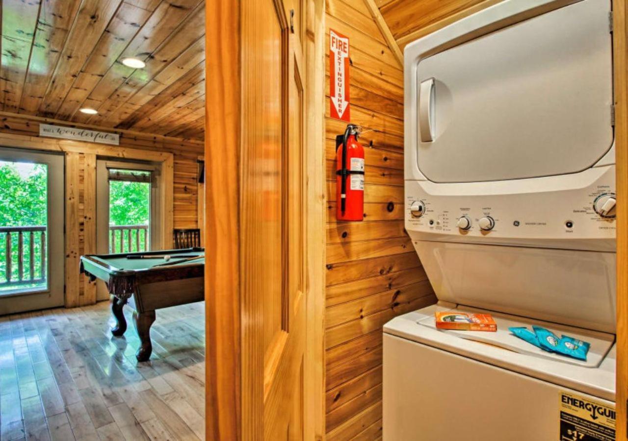 Fabulous Pet-Friendly, Family Cabin With Outdoor Kitchen, Hot Tub, Sauna, Fireplace, Theater Room, Arcade, Pool Table, And Fire Pit Within Minuties Of Dollywood Sevierville Exteriér fotografie