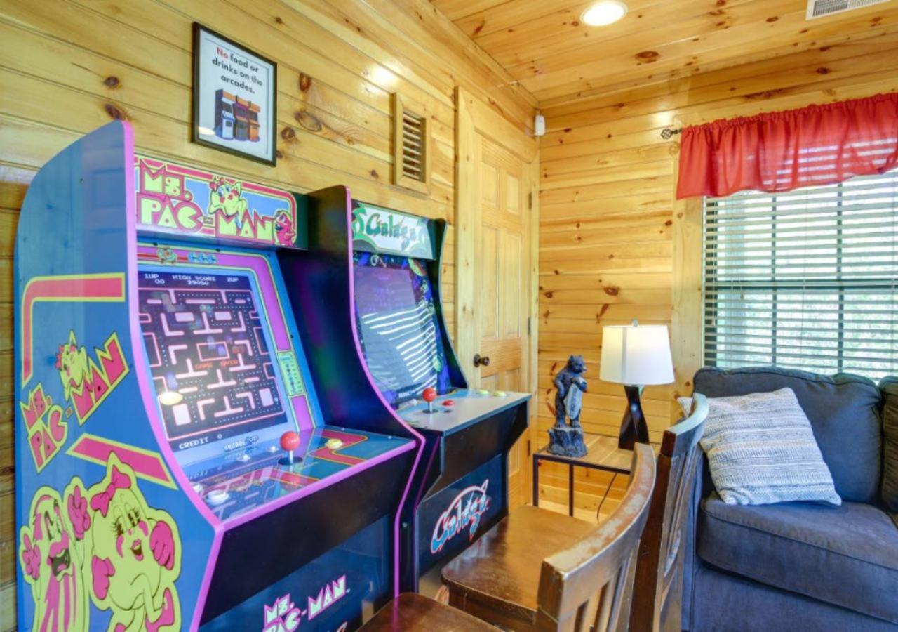 Fabulous Pet-Friendly, Family Cabin With Outdoor Kitchen, Hot Tub, Sauna, Fireplace, Theater Room, Arcade, Pool Table, And Fire Pit Within Minuties Of Dollywood Sevierville Exteriér fotografie