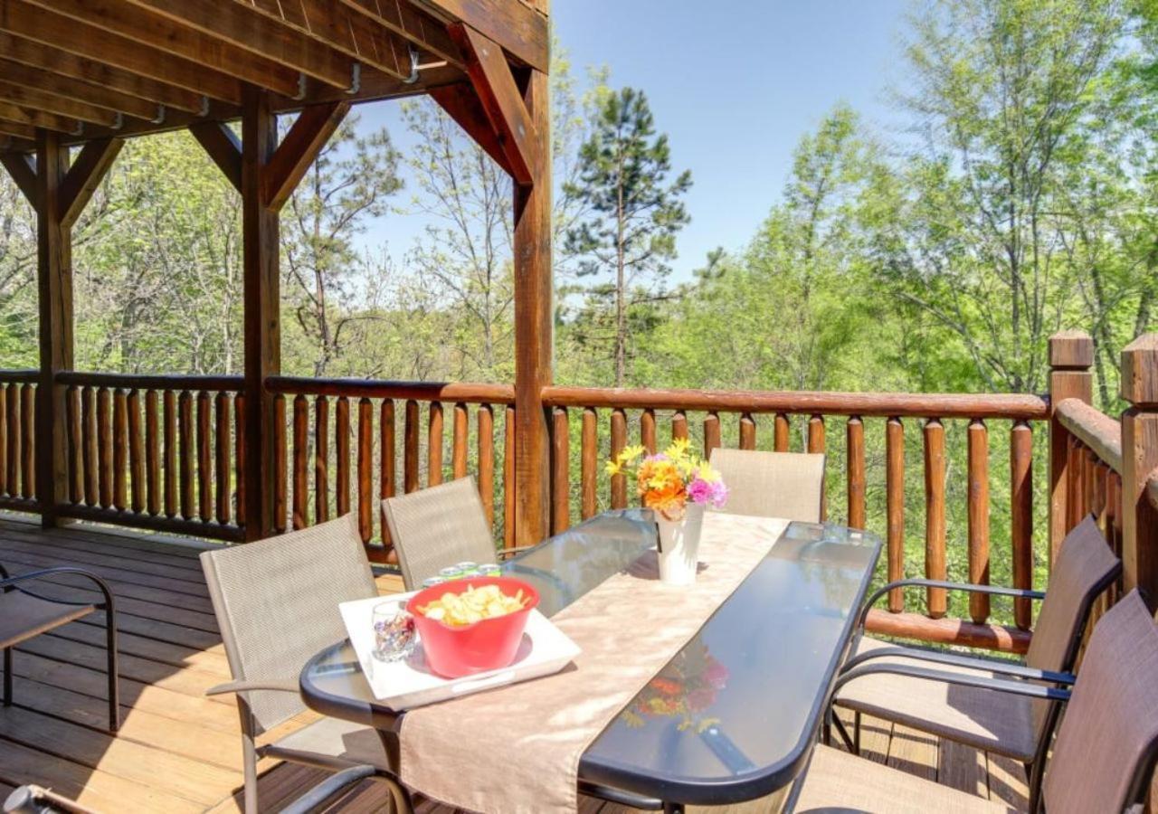 Fabulous Pet-Friendly, Family Cabin With Outdoor Kitchen, Hot Tub, Sauna, Fireplace, Theater Room, Arcade, Pool Table, And Fire Pit Within Minuties Of Dollywood Sevierville Exteriér fotografie