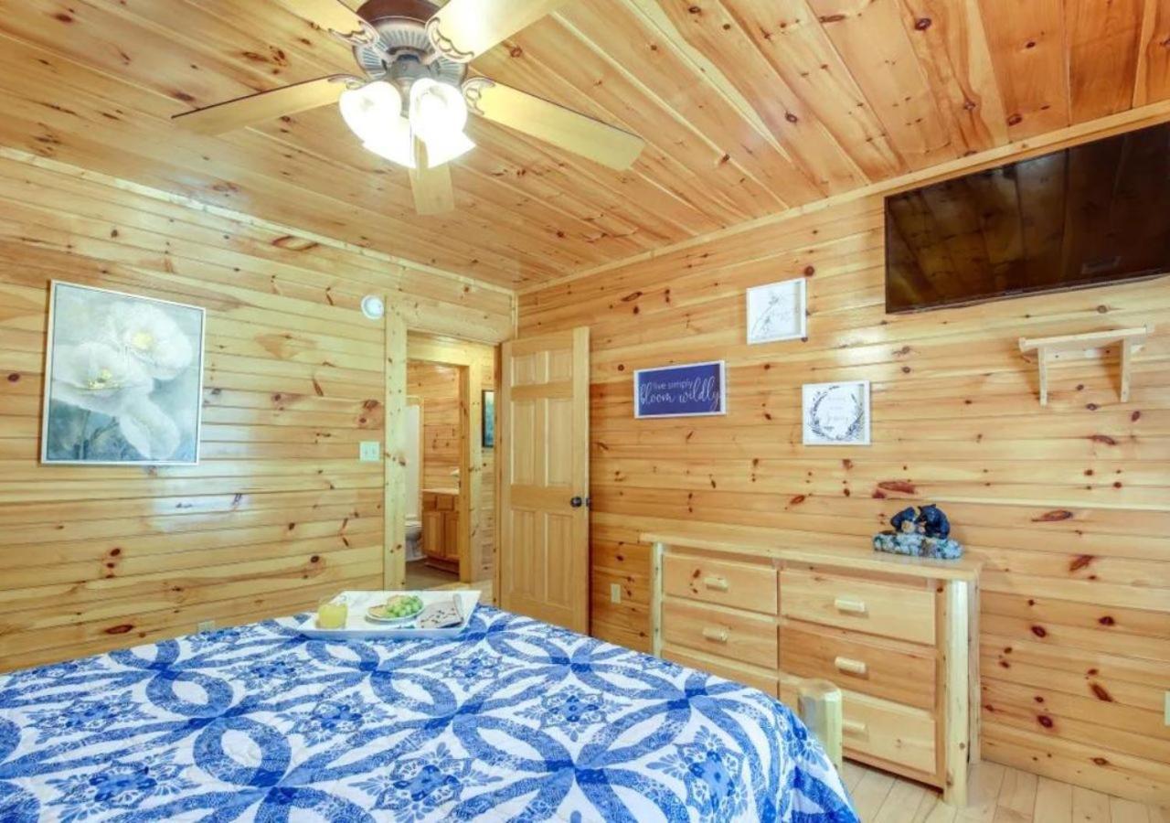 Fabulous Pet-Friendly, Family Cabin With Outdoor Kitchen, Hot Tub, Sauna, Fireplace, Theater Room, Arcade, Pool Table, And Fire Pit Within Minuties Of Dollywood Sevierville Exteriér fotografie