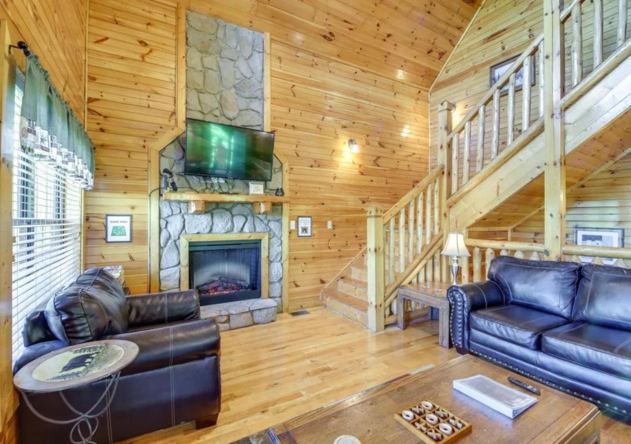 Fabulous Pet-Friendly, Family Cabin With Outdoor Kitchen, Hot Tub, Sauna, Fireplace, Theater Room, Arcade, Pool Table, And Fire Pit Within Minuties Of Dollywood Sevierville Exteriér fotografie