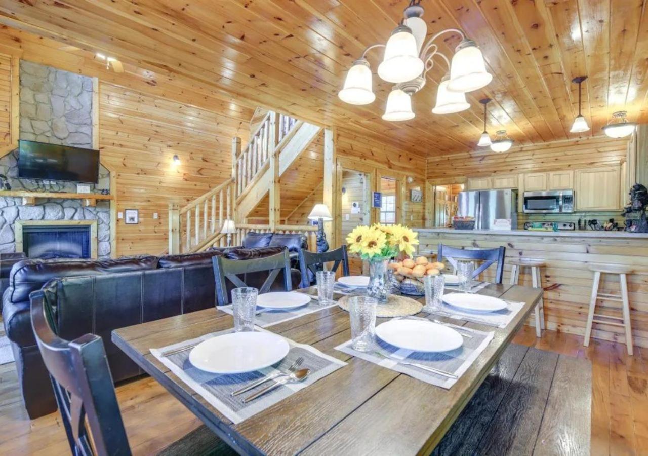 Fabulous Pet-Friendly, Family Cabin With Outdoor Kitchen, Hot Tub, Sauna, Fireplace, Theater Room, Arcade, Pool Table, And Fire Pit Within Minuties Of Dollywood Sevierville Exteriér fotografie